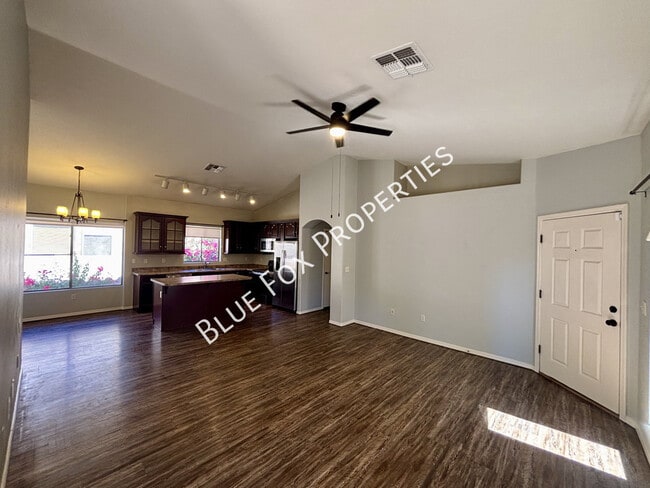 Building Photo - 308 E Camino Limon Verde
