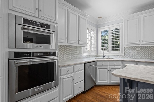 Building Photo - 9205 Woodriver Ln