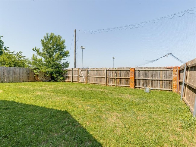 Building Photo - 813 Lapwing Rd