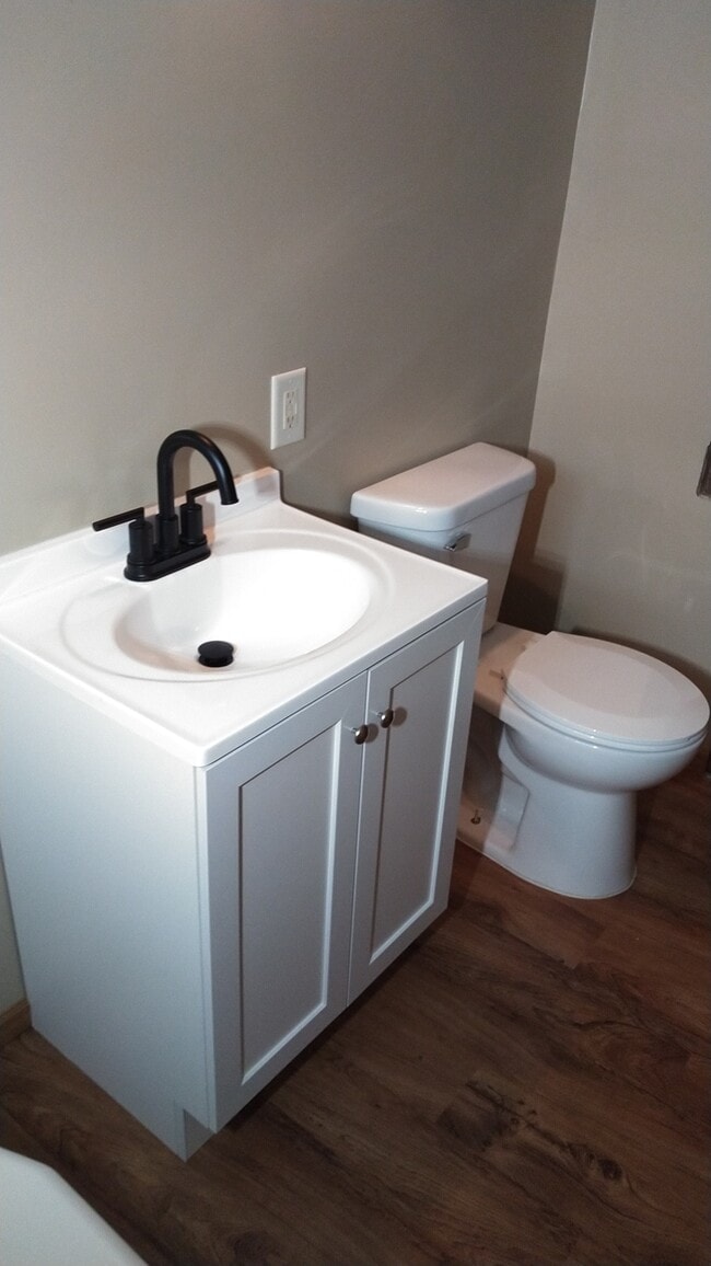 Building Photo - 725 N H St