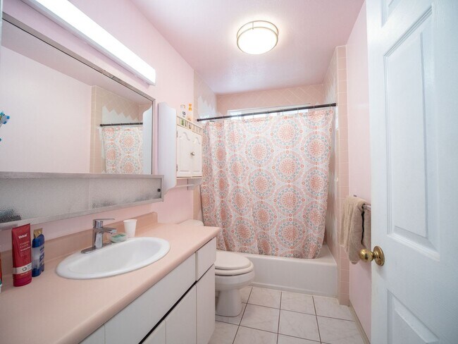 Building Photo - Luxury Maui Living in a Spacious Wailuku Showpiece