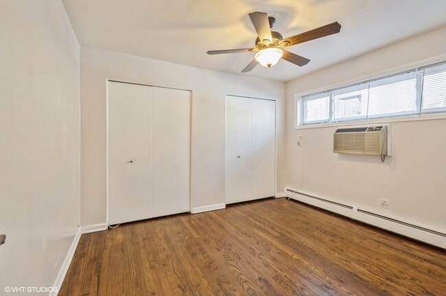 Building Photo - 4258 N Greenview Ave