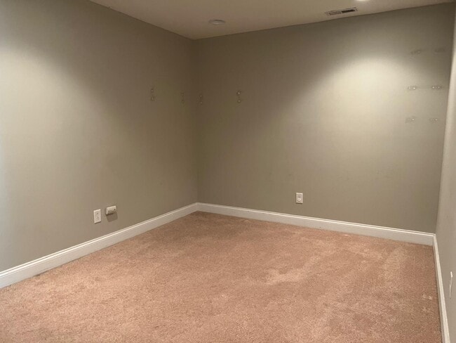 Building Photo - 155 Point Comfort Ln