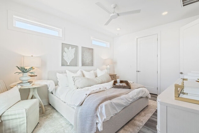 Building Photo - 24 Annabella St