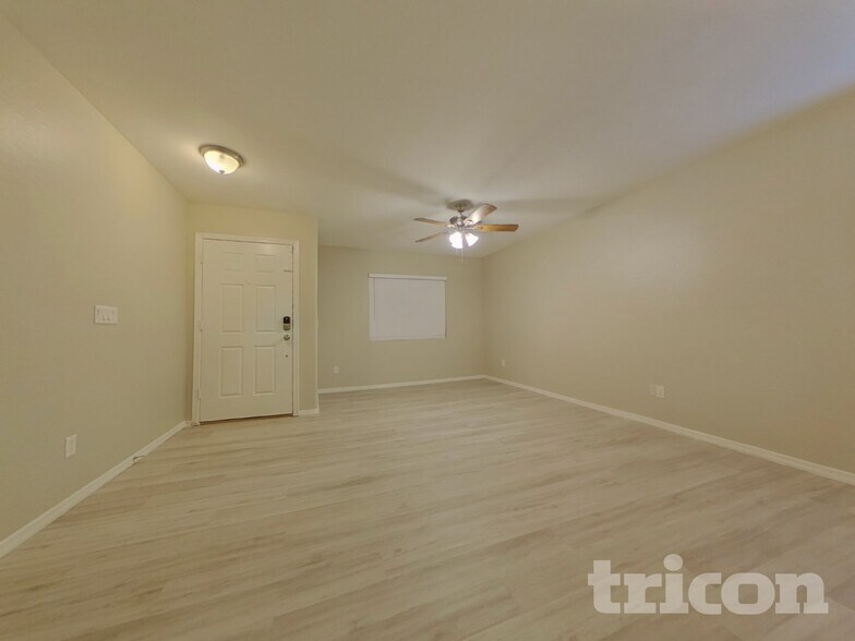 Building Photo - 1368 S 228th Dr