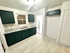 Building Photo - 9219 McKinney St