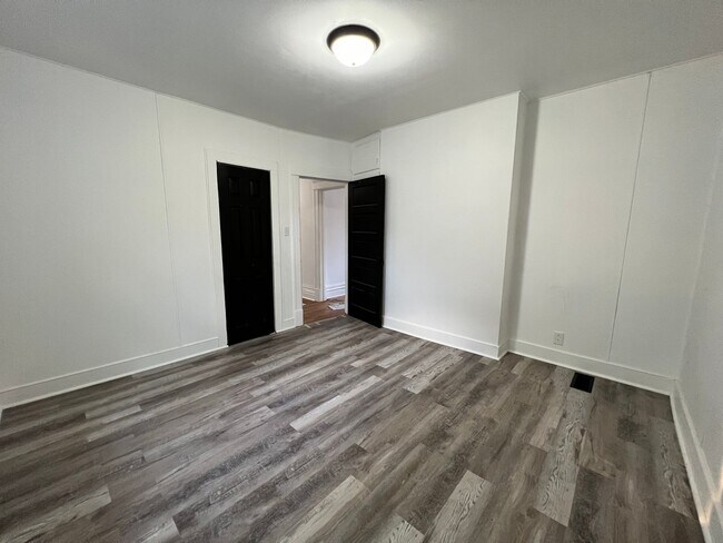 Building Photo - 3201 Fairfield Ave