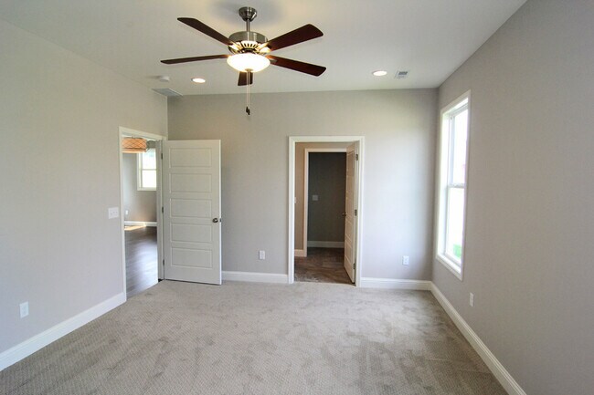 Building Photo - Beautiful Home in Walden Park