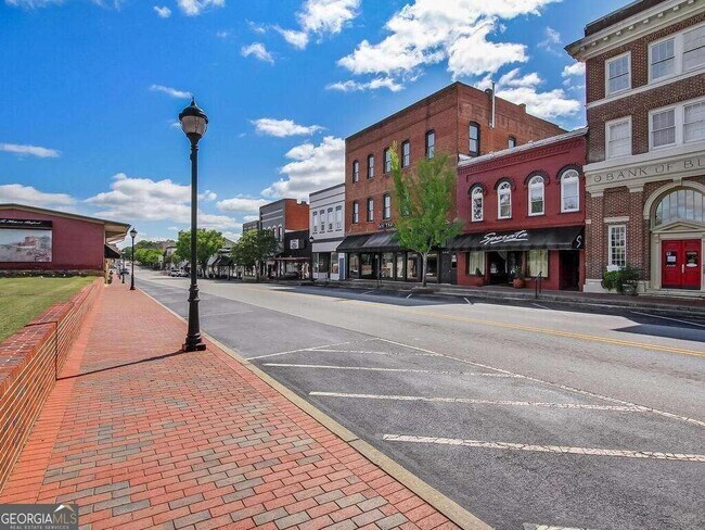 Building Photo - 999 Braselton Hwy