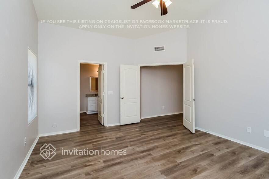Building Photo - 9811 E Olla Ave