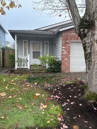 Building Photo - Charming 2 Bedroom Townhome