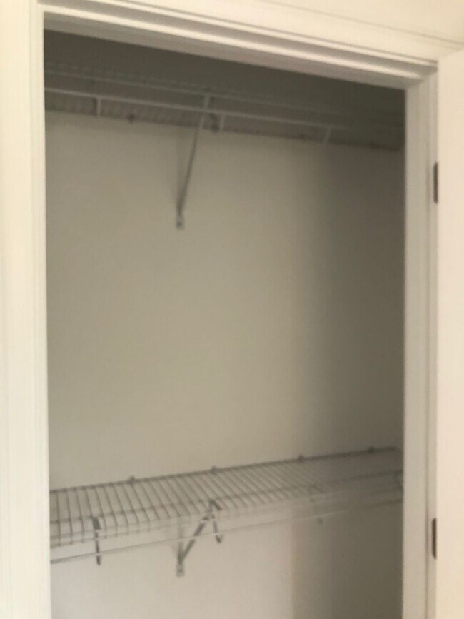 Building Photo - 310 E Ford St