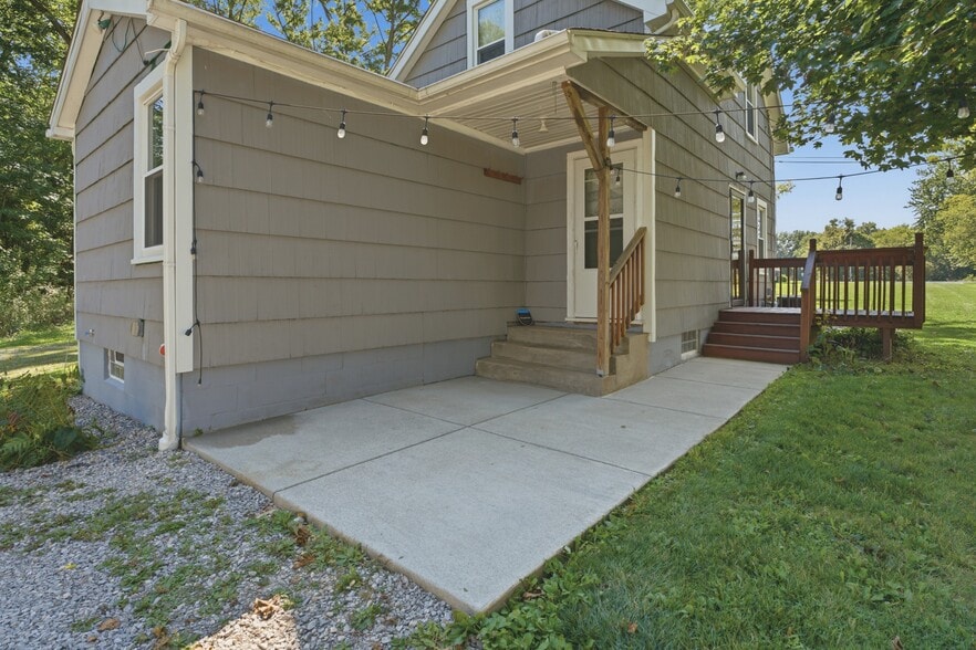 Building Photo - 2877 Pickle Rd