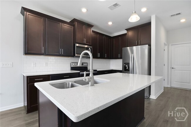Building Photo - 106 Brookline Dr
