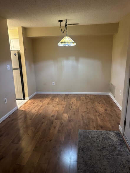 Building Photo - 5323 Ravens Crest Dr