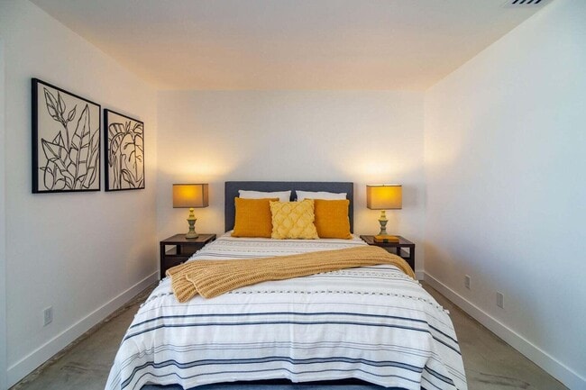 Building Photo - 61455 Adobe Dr