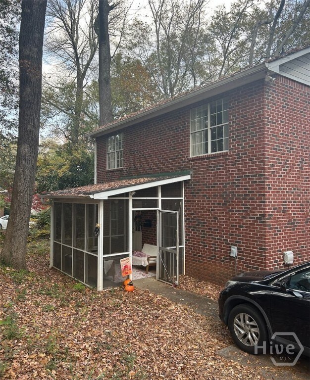 Building Photo - 215 Hodgson Dr