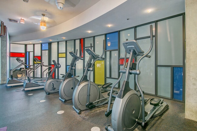 Building Photo - BRAND NEW FLOORS! Spacious 2 Bedroom 2 Bathroom at M2i in Downtown San Diego