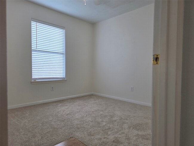 Building Photo - 14411 Groveleigh Ln