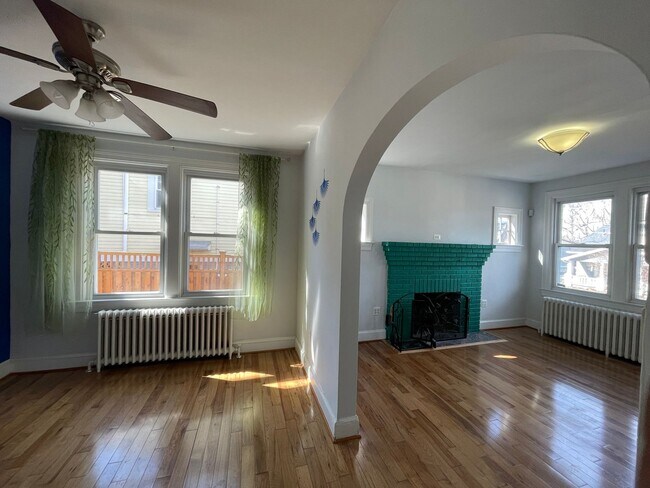 Building Photo - Charming 4BR, 2.5BA Bungalow in the Heart of Mount Rainier!