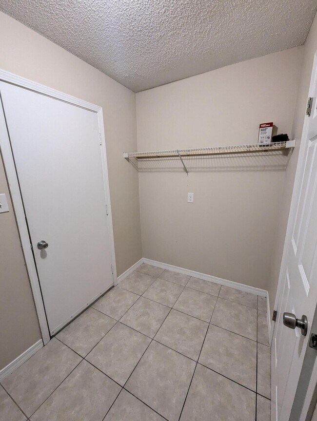 Building Photo - 8909 Colony Ridge Cir