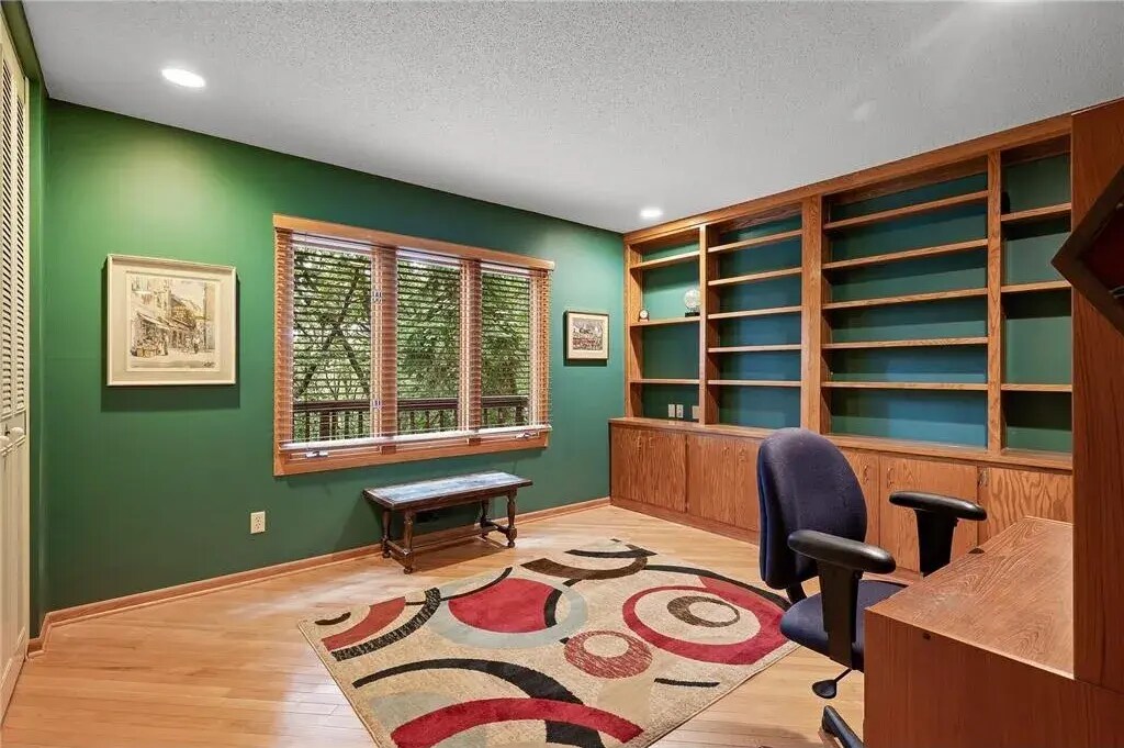 Building Photo - 957 Pine View Ct