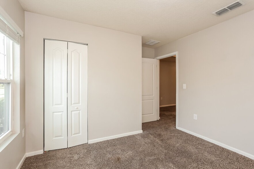 Building Photo - 6780 Sandle Dr