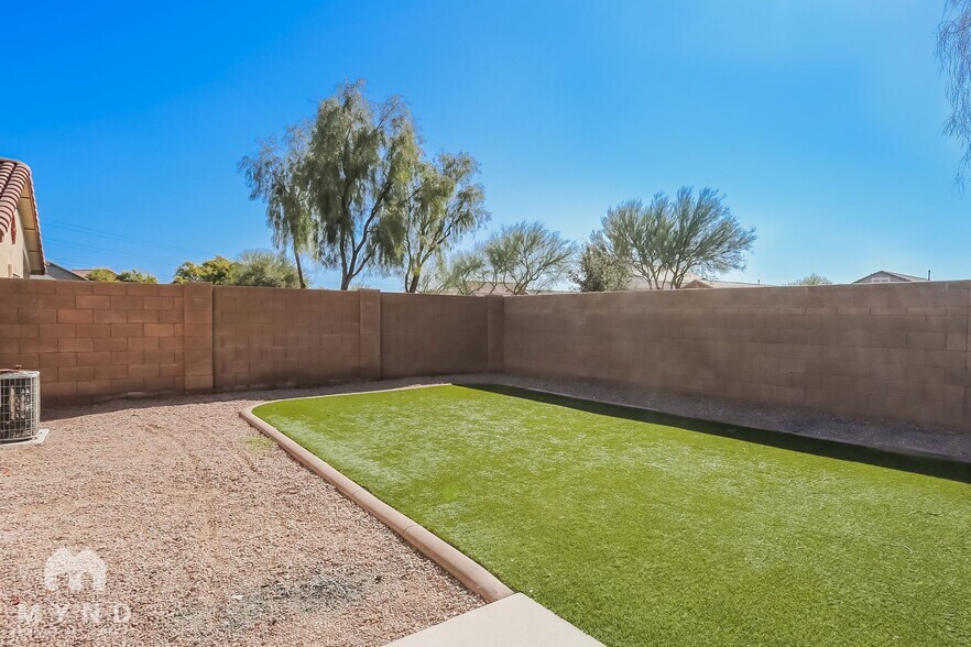 Building Photo - 41613 W Sunland Dr