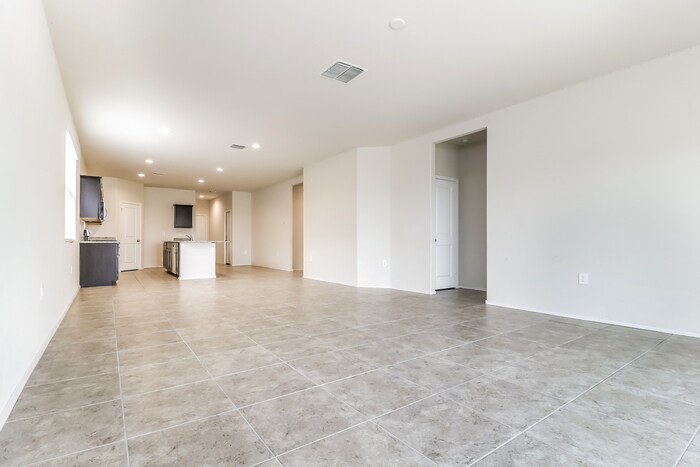Building Photo - 24411 W Pueblo Ave