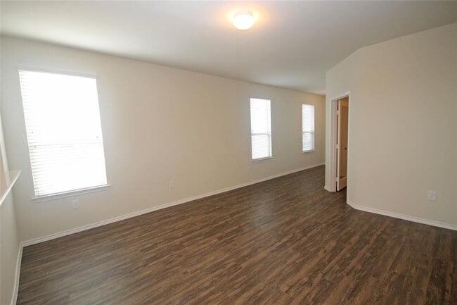 Building Photo - 4415 Iron Horse Dr