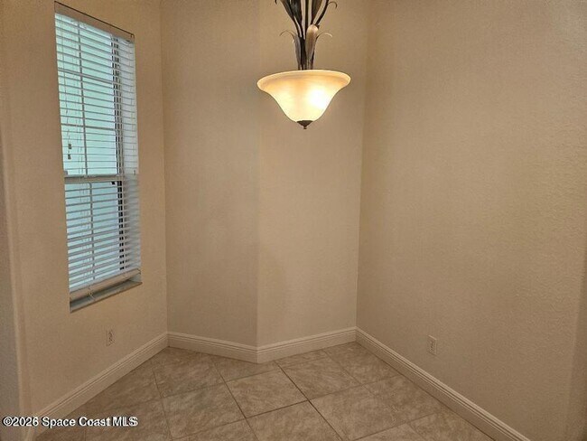 Building Photo - 1050 Eleuthera Dr NE