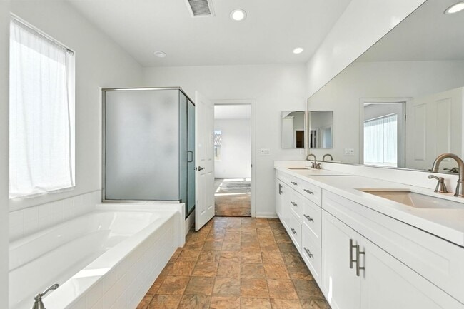 Building Photo - 970 Sea Glass Wy