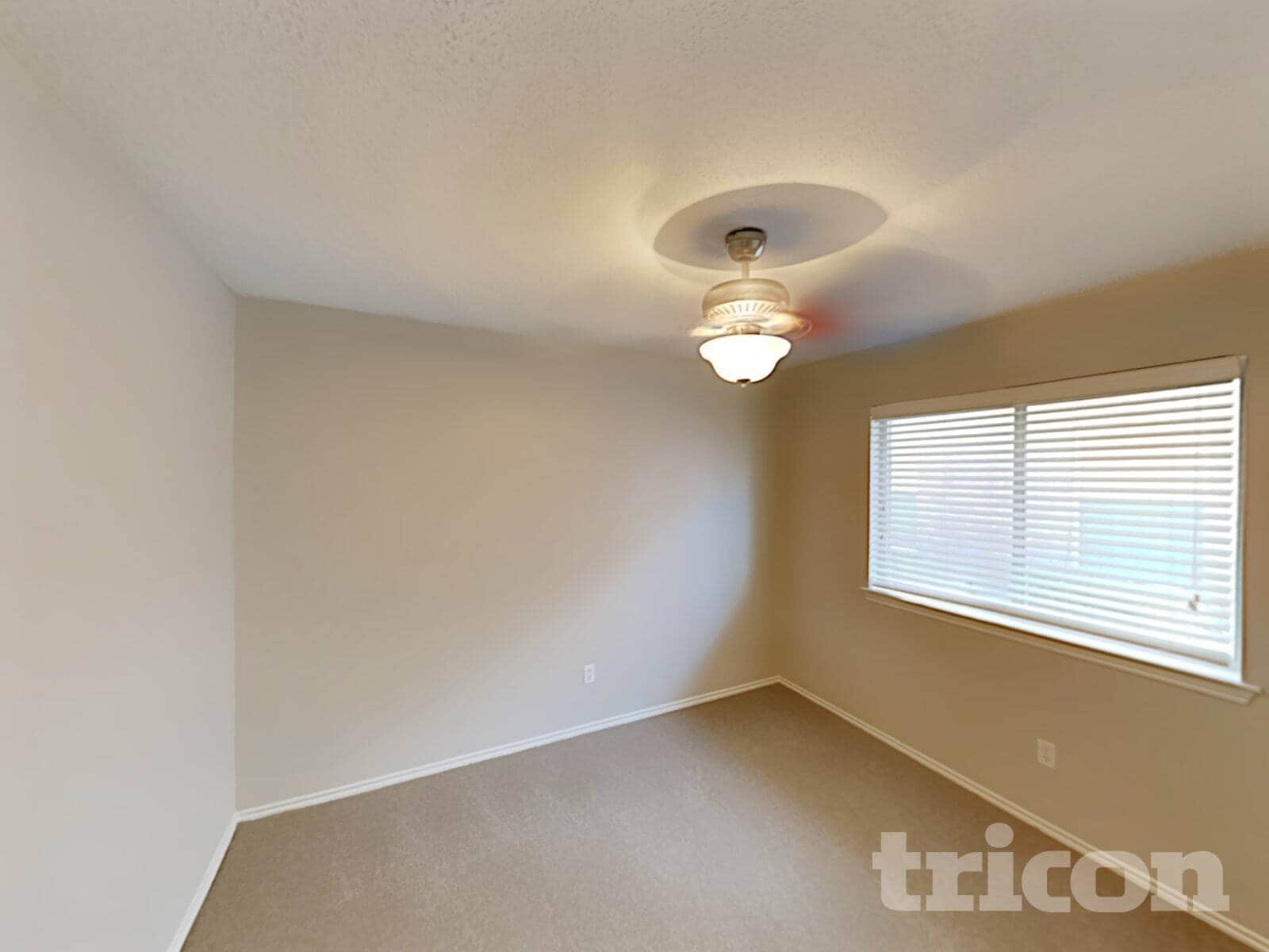 Building Photo - 1525 Juniper Ln