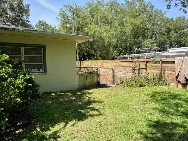 Building Photo - 8055 SW 122nd St