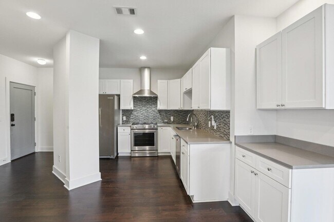 Building Photo - 908 Nueces St