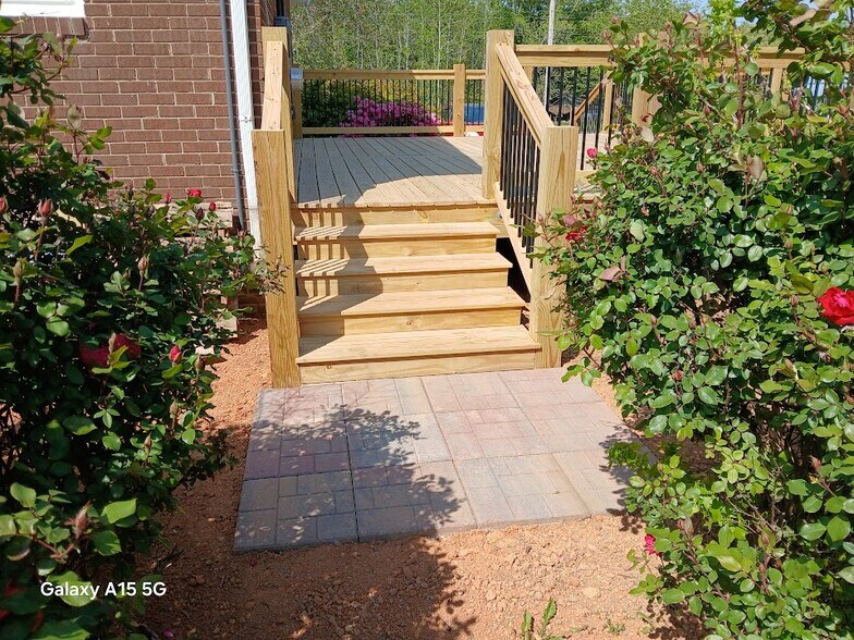 Rear Deck - 4008 Lebanon Rd