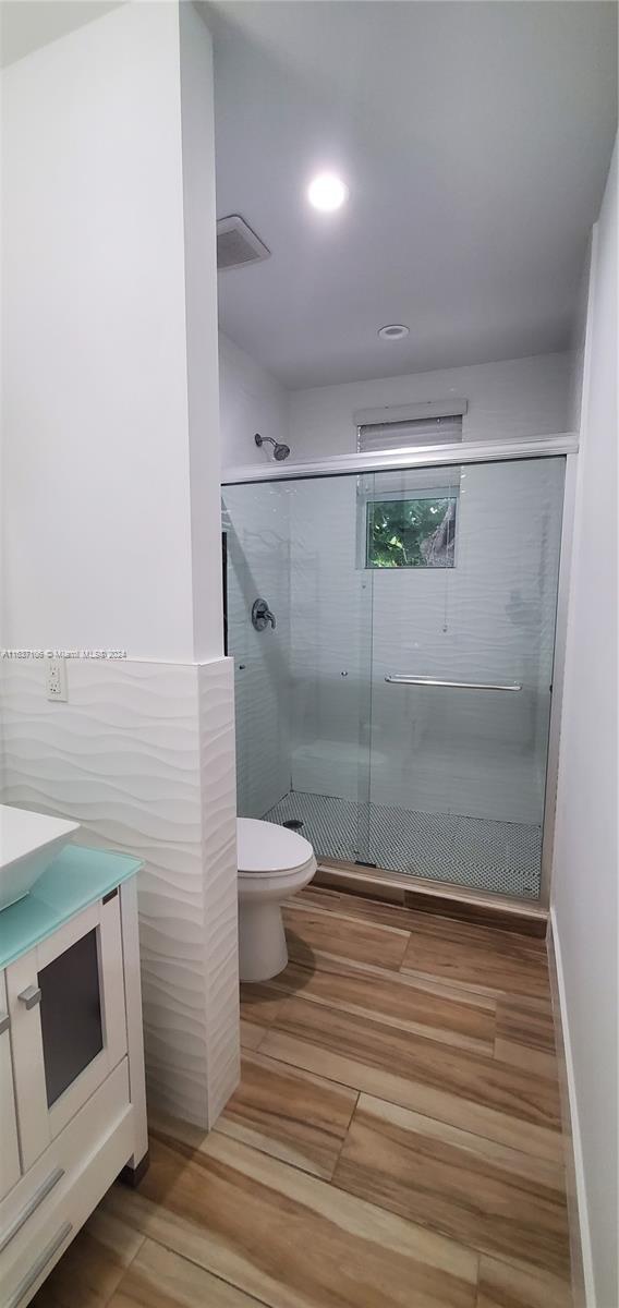 Building Photo - 3620 Thomas Ave