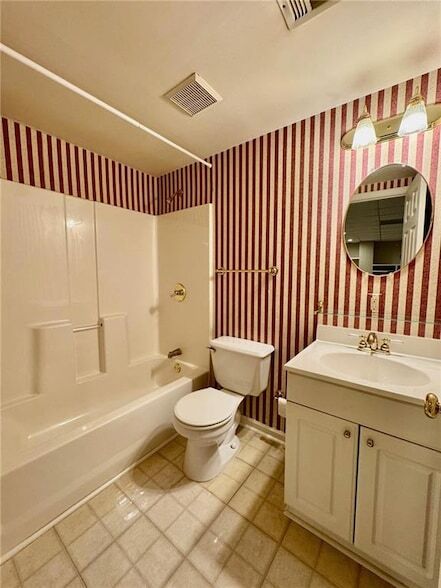 Building Photo - 5450 Heathridge Terrace