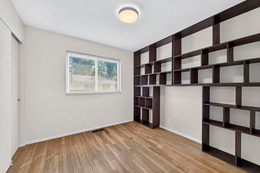 Building Photo - 3145 Matlock Dr