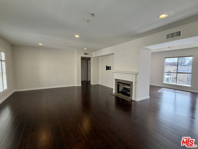 Building Photo - 1222 S Westgate Ave