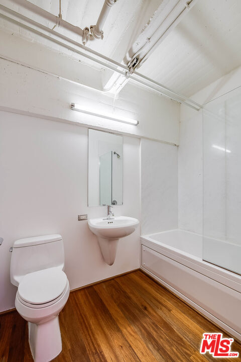 Building Photo - 1850 Industrial St