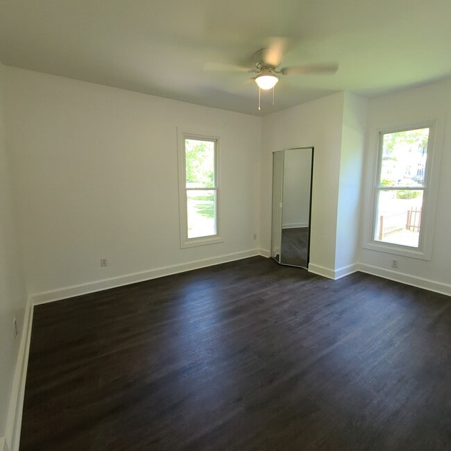 Building Photo - 309 Lake St