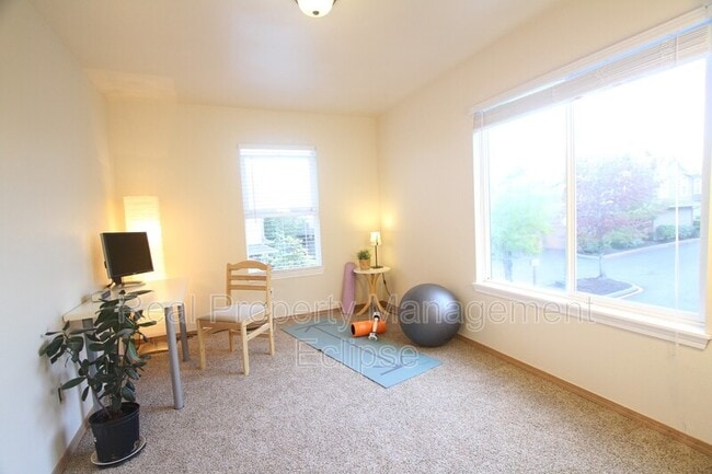 Building Photo - 5710 14th Dr W