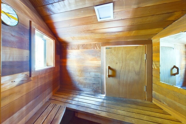 Building Photo - 209 E Reds Rd