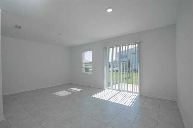 Building Photo - 2642 Runners Cir