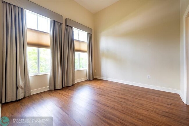 Building Photo - 16102 Emerald Estates Dr