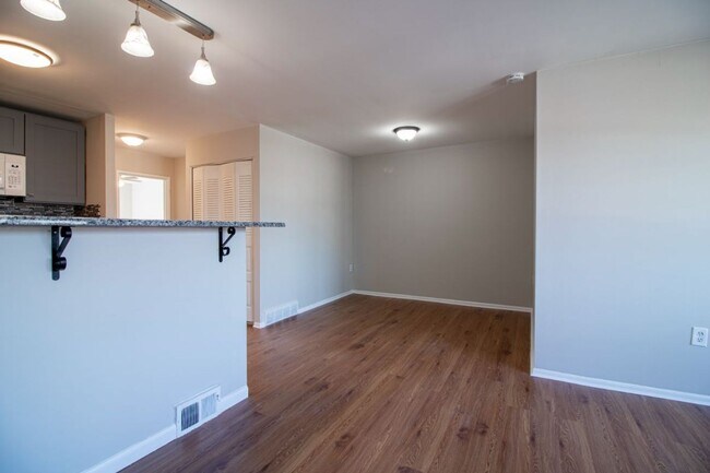 Building Photo - 9843 Frankford Ave