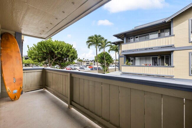 Building Photo - 91-284-284 Hanapouli Cir