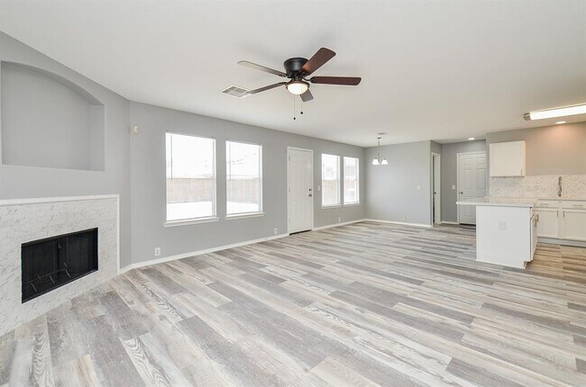 Building Photo - 20131 Larkspur Landing