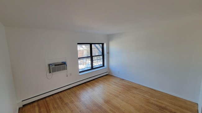 Building Photo - 204 Woodcliff Ave